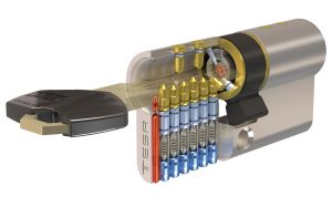 Corte técnico de un cilindro de cerradura de alta seguridad